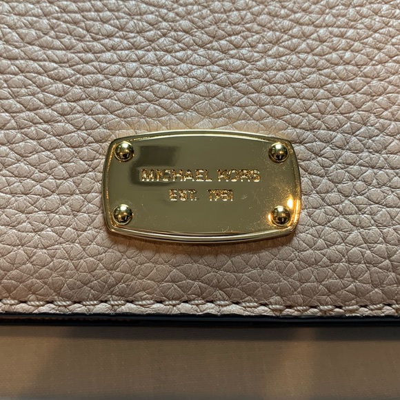 Michael Kors Wallet - Picture 2 of 3